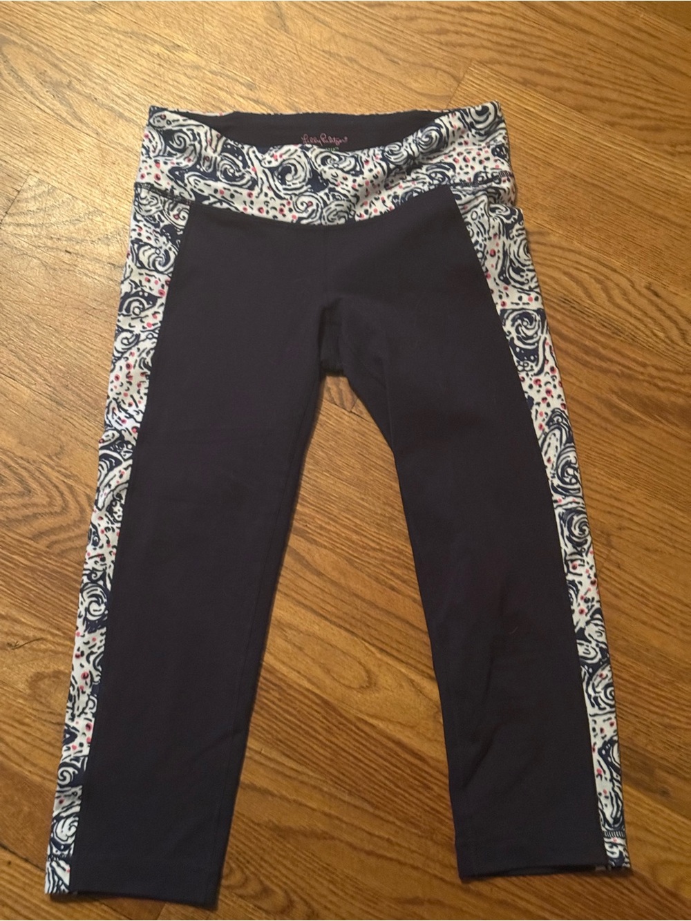 Lilly Pulitzer Luxletic Weekender Crop Pants Navy Let's Cha Cha Print Sz Small